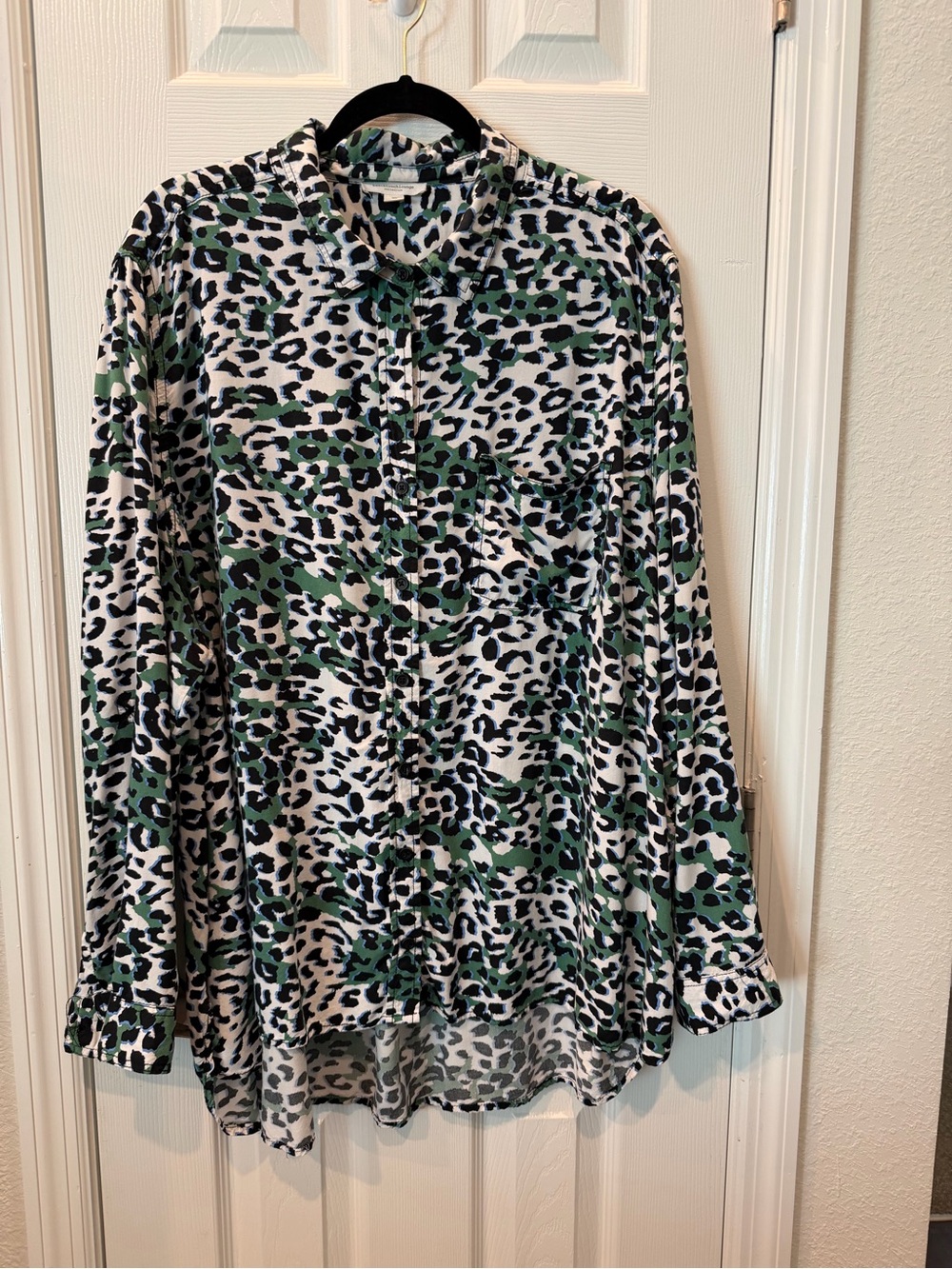beachlunchlounge Green, Black & White Leopard Print Button-Down Blouse - Picture 1 of 5